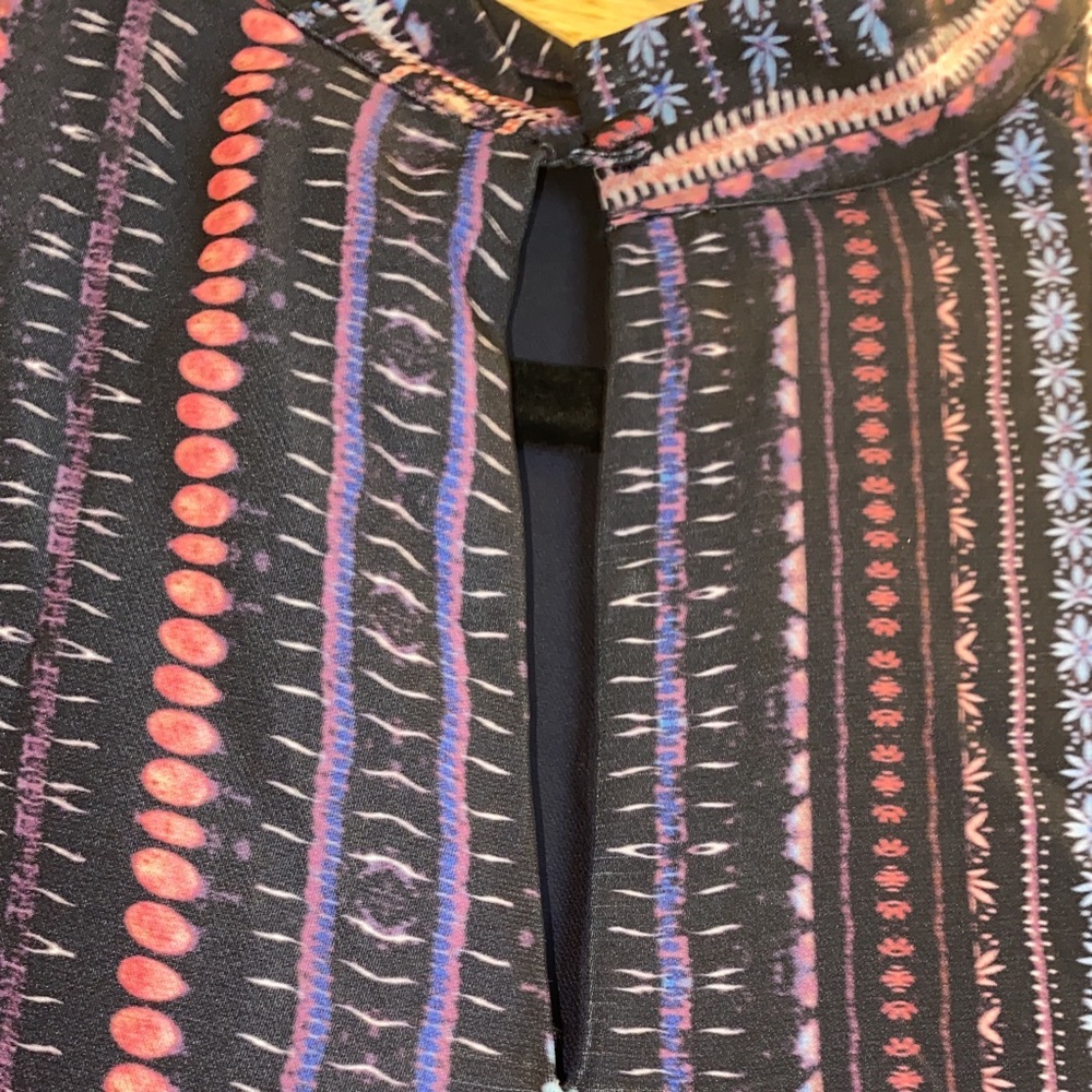 Parker Ruffle Overlay Top Tolomei Print - Picture 12 of 12